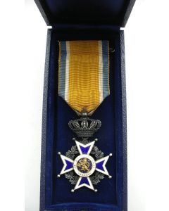 Onderscheiding Ridder Oranje Nassau (met gouden appliques), in cassette
