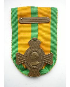 Oorlogsherinneringskruis, met gesp 'Nederlandsch Indië 1941-1942'