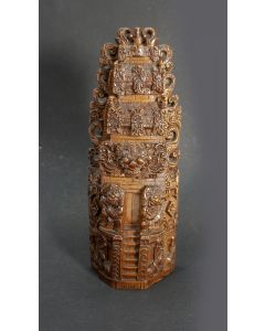 Balinees houtsnijwerk, model van een Balinese tempel.