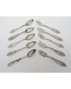 Vijf miniatuur zilveren eetcouverts, 18e eeuw