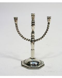 Miniatuur zilveren driearms kandelaber, S.I. Vet & Zonen, Zaandam