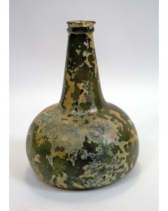 Groenglazen wijnfles, 17e/18e eeuw