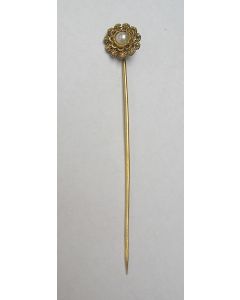 Gouden dasspeld met pareltje, 19e eeuw