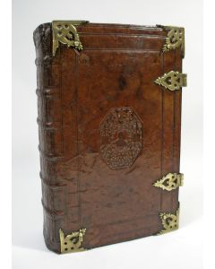 Lutherse bijbel in leren band, uitgave Jacob Lindenberg, 1702, met talrijke kaarten en prenten door Romeyn de Hooghe