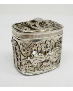 Zilveren pepermuntdoosje met filigrain deksel, Zwartsluis 1857