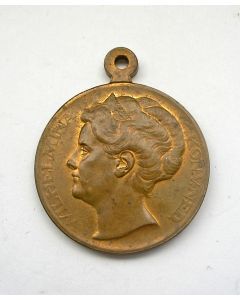 Draagpenning, zilveren regeringsjubileum Koningin Wilhelmina, 1923 [door J.C. Wienecke]