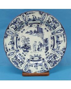 Delftse schotel met chinoiserie, ca. 1700