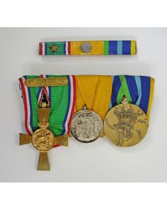 Spang van drie onderscheidingen, met Nieuw Guineakruis, ca. 1962