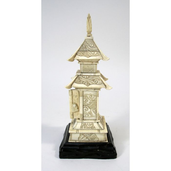 Ivoren okimono, Japan, ca. 1900
